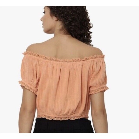 American Eagle puff sleeve off the shoulder cropped top! - Picture 2 of 3